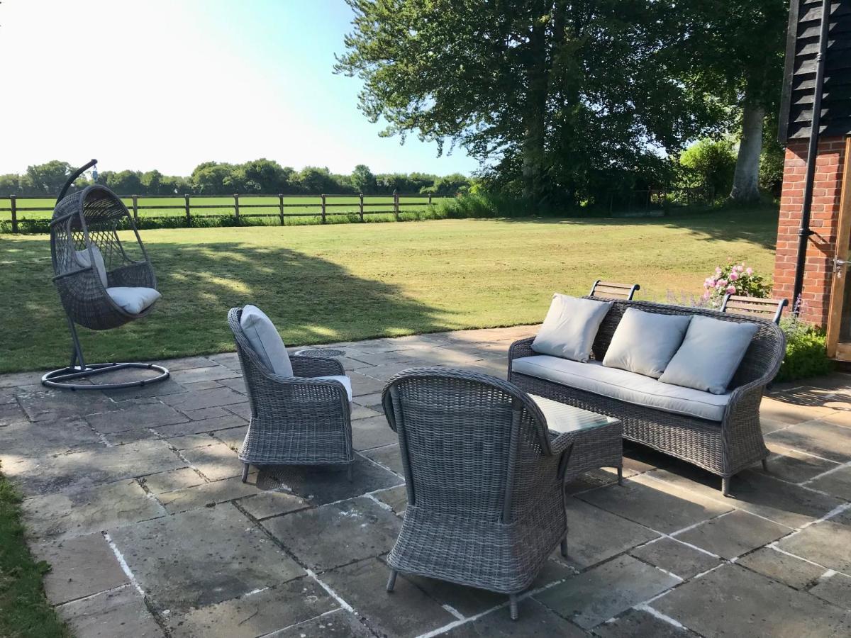 Mulberry Barn Bed & Breakfast Micheldever Exterior foto